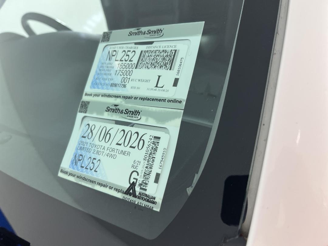 Photo '24' of Toyota Fortuner Photo '24' of Toyota Fortuner