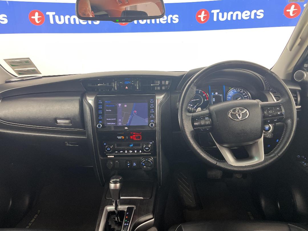 Photo '17' of Toyota Fortuner Photo '17' of Toyota Fortuner