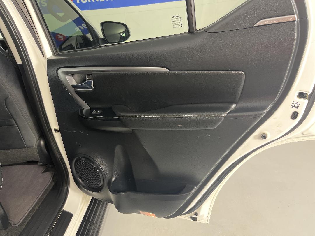 Photo '19' of Toyota Fortuner Photo '19' of Toyota Fortuner