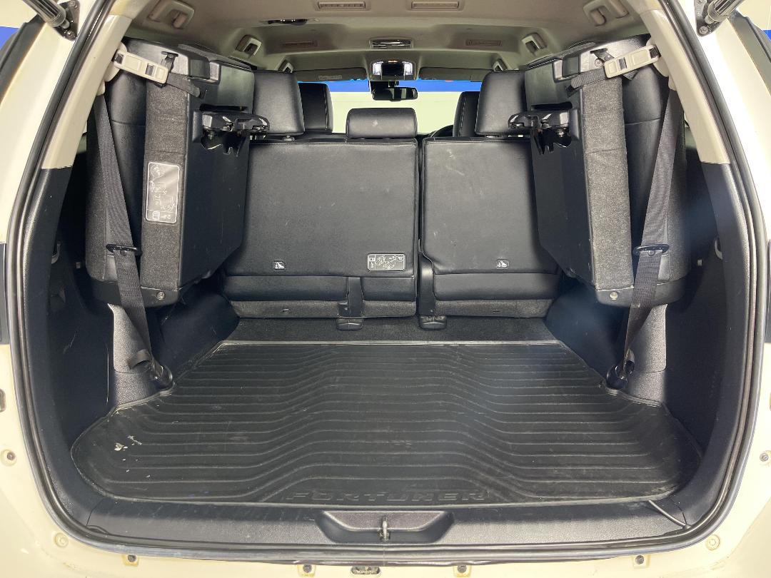 Photo '14' of Toyota Fortuner Photo '14' of Toyota Fortuner