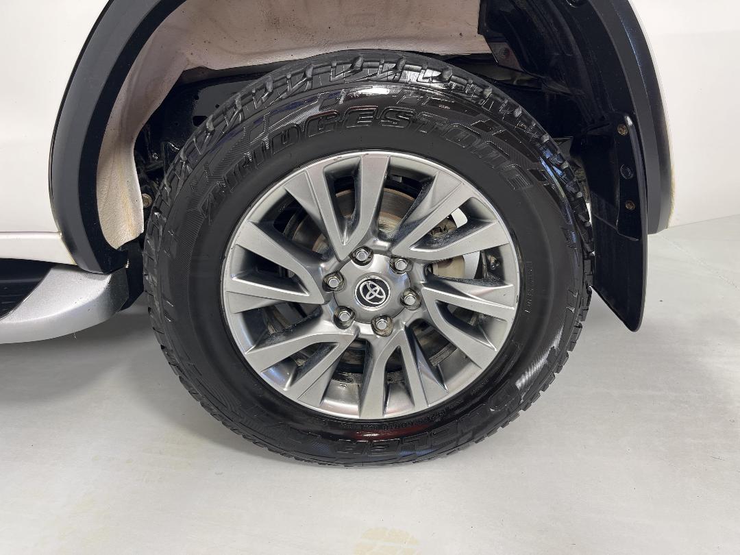 Photo '11' of Toyota Fortuner Photo '11' of Toyota Fortuner