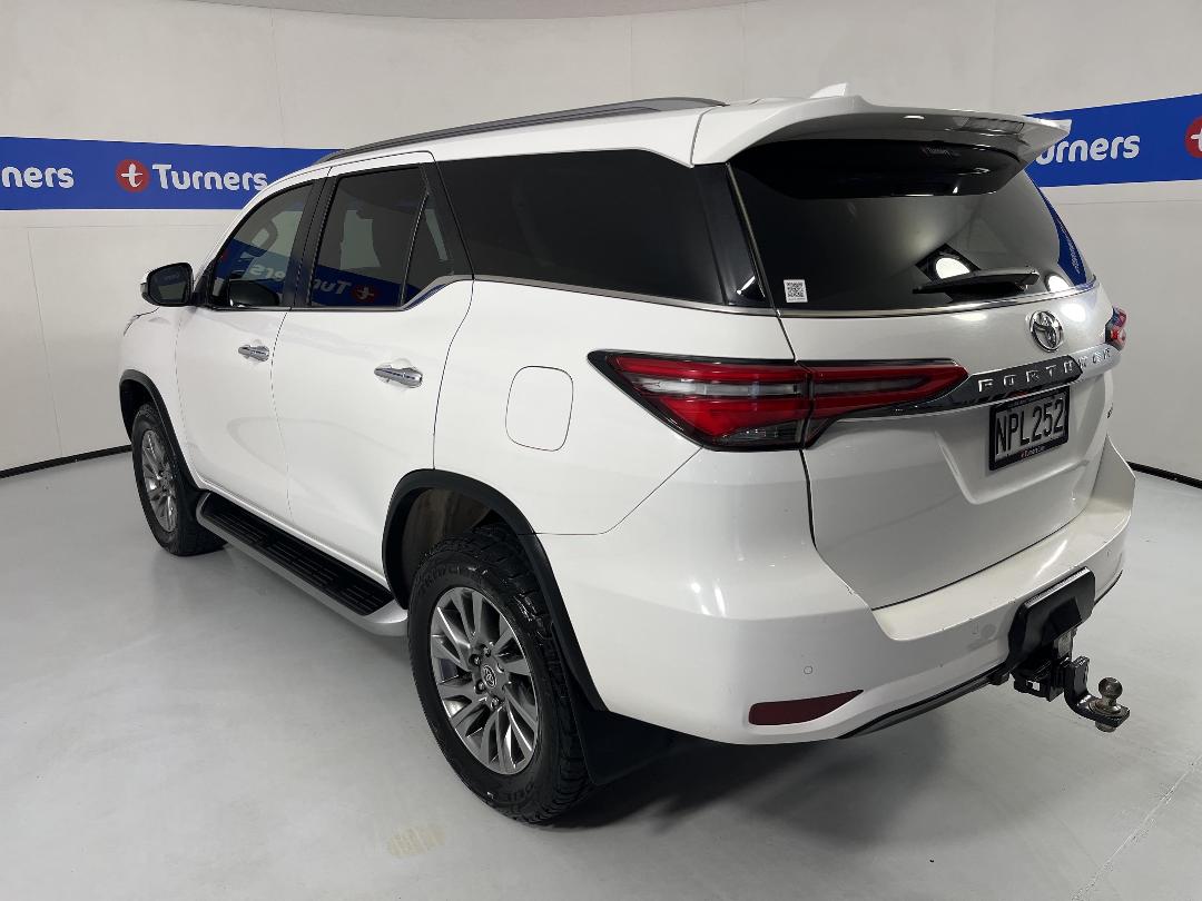 Photo '5' of Toyota Fortuner Photo '5' of Toyota Fortuner
