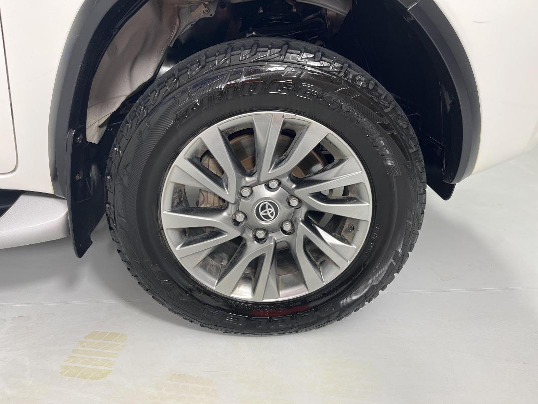 Photo '9' of Toyota Fortuner Photo '9' of Toyota Fortuner