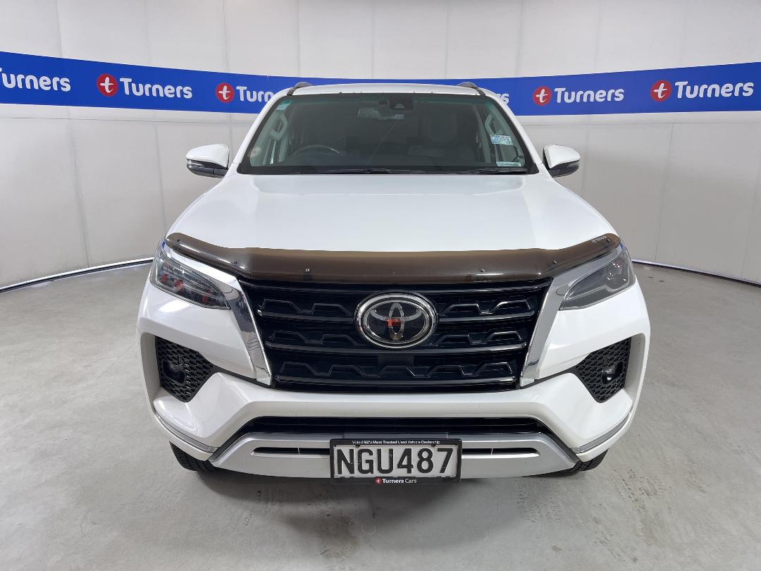 Photo '2' of Toyota Fortuner Photo '2' of Toyota Fortuner