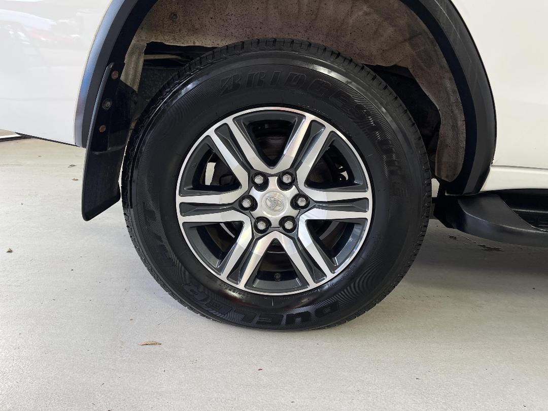 Photo '12' of Toyota Fortuner Photo '12' of Toyota Fortuner