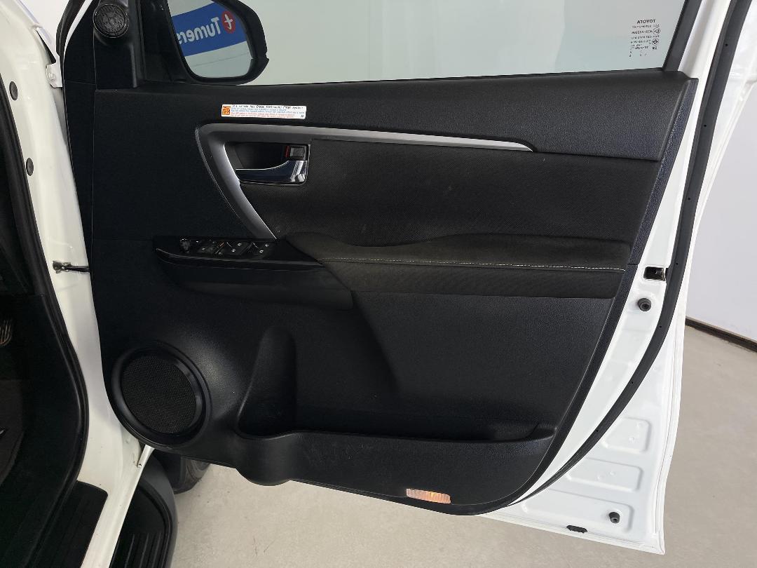 Photo '15' of Toyota Fortuner Photo '15' of Toyota Fortuner