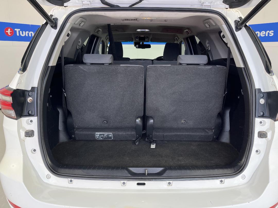 Photo '14' of Toyota Fortuner Photo '14' of Toyota Fortuner