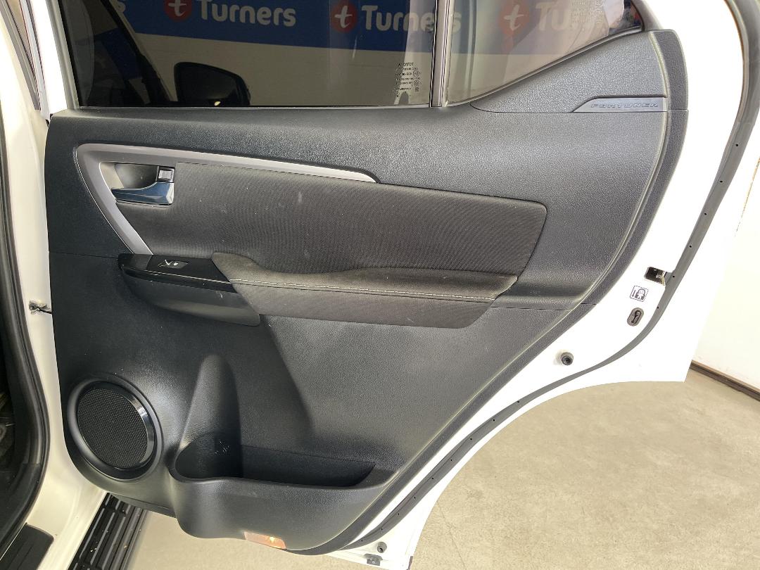 Photo '19' of Toyota Fortuner Photo '19' of Toyota Fortuner