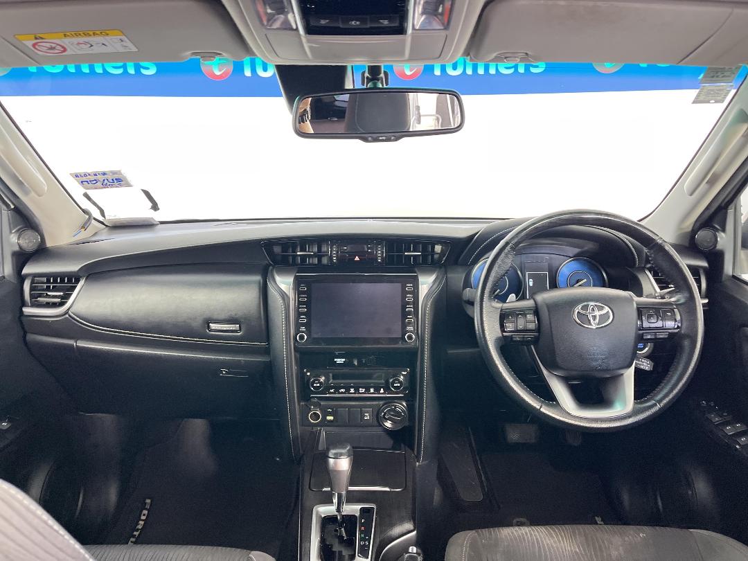 Photo '17' of Toyota Fortuner Photo '17' of Toyota Fortuner