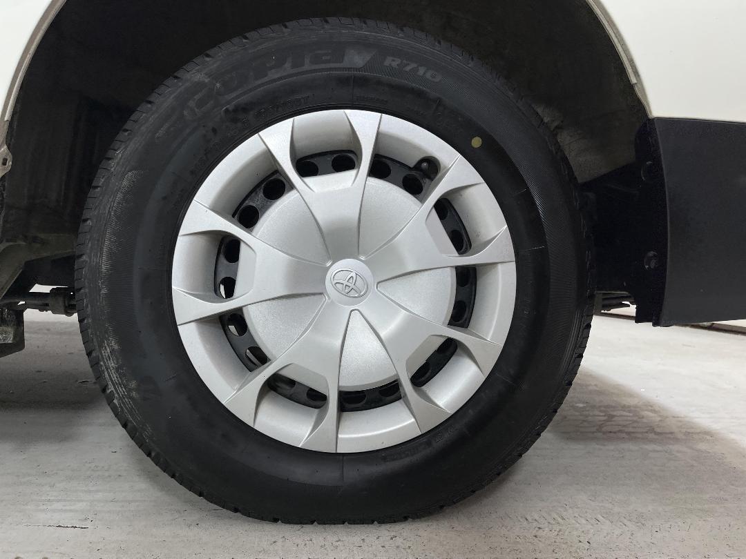 Photo '11' of Toyota Hiace