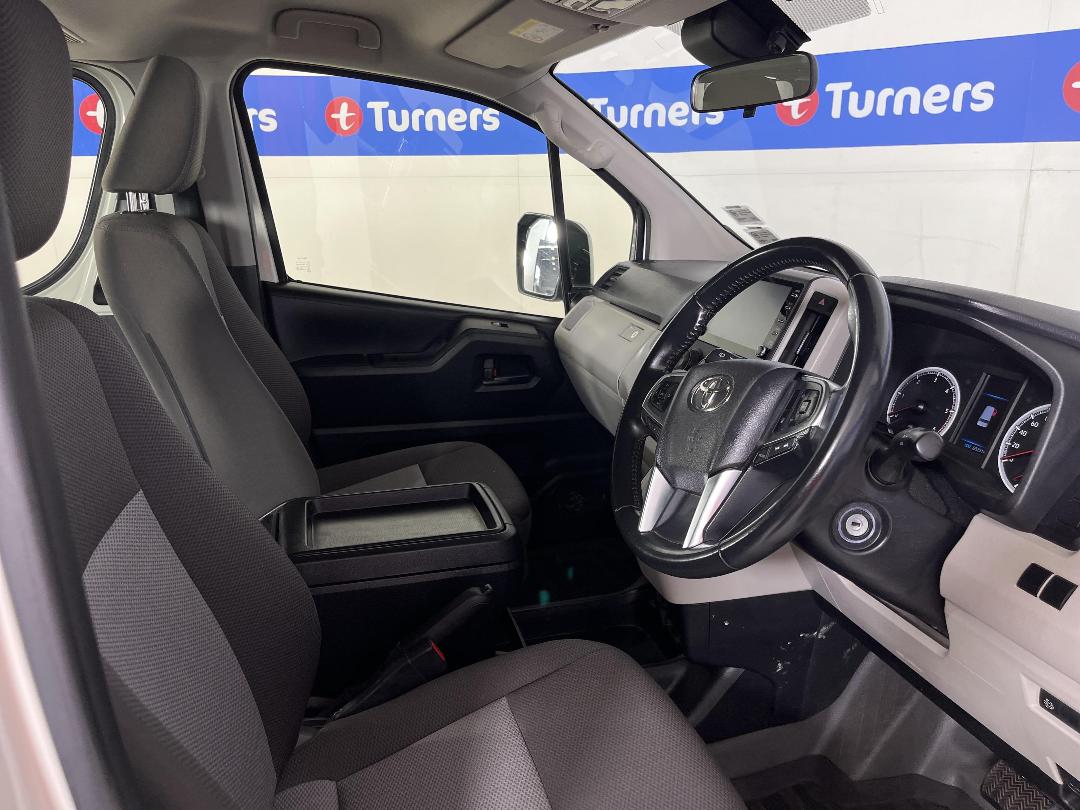 Photo '16' of Toyota Hiace