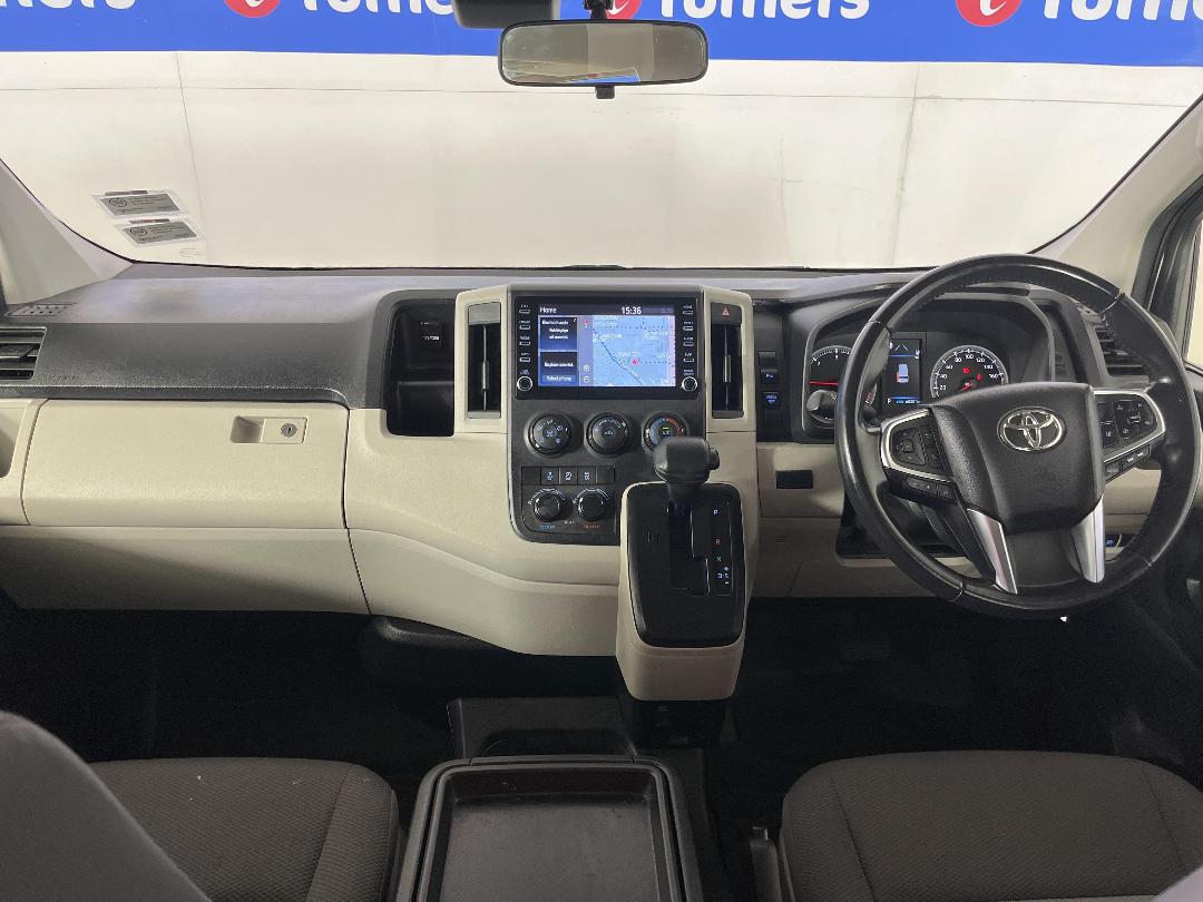 Photo '17' of Toyota Hiace