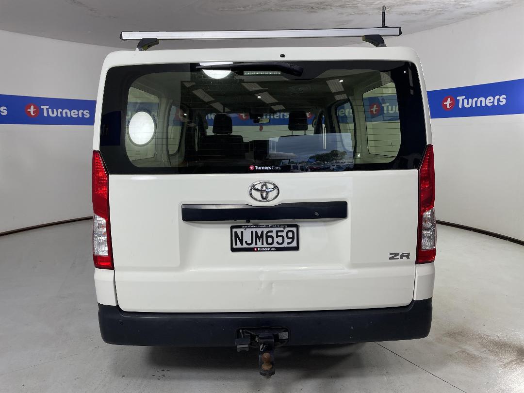 Photo '6' of Toyota Hiace