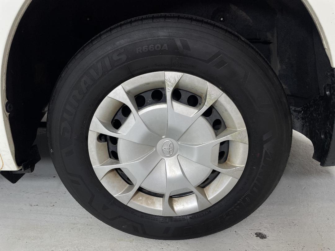 Photo '11' of Toyota Hiace