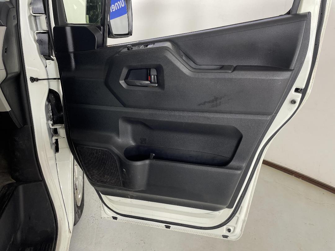 Photo '15' of Toyota Hiace