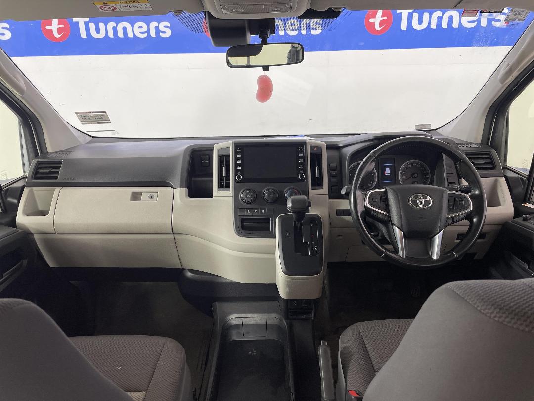 Photo '17' of Toyota Hiace