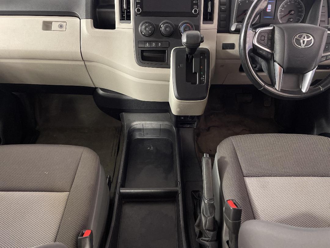 Photo '18' of Toyota Hiace