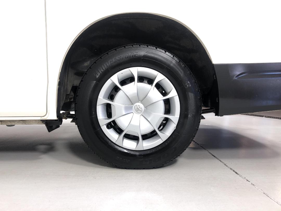 Photo '11' of Toyota Hiace