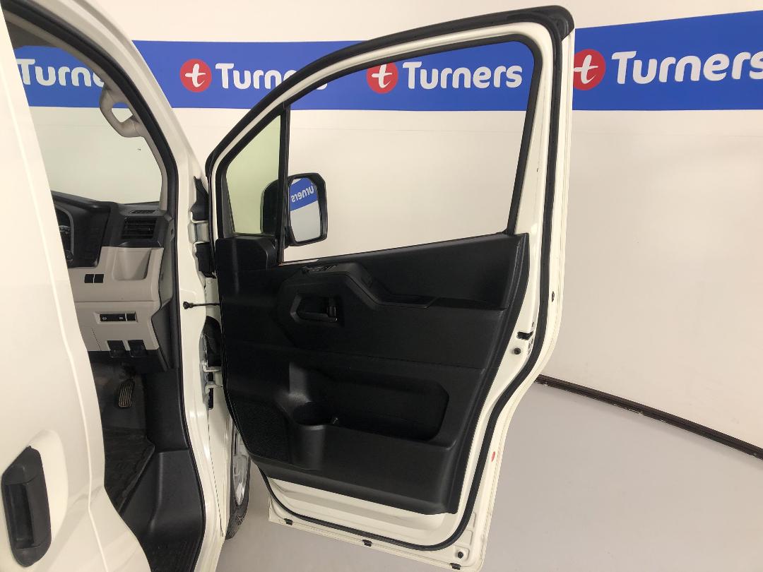 Photo '15' of Toyota Hiace