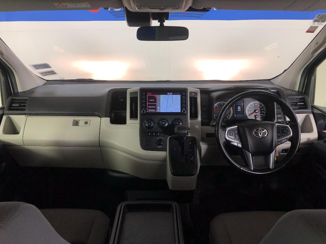 Photo '17' of Toyota Hiace