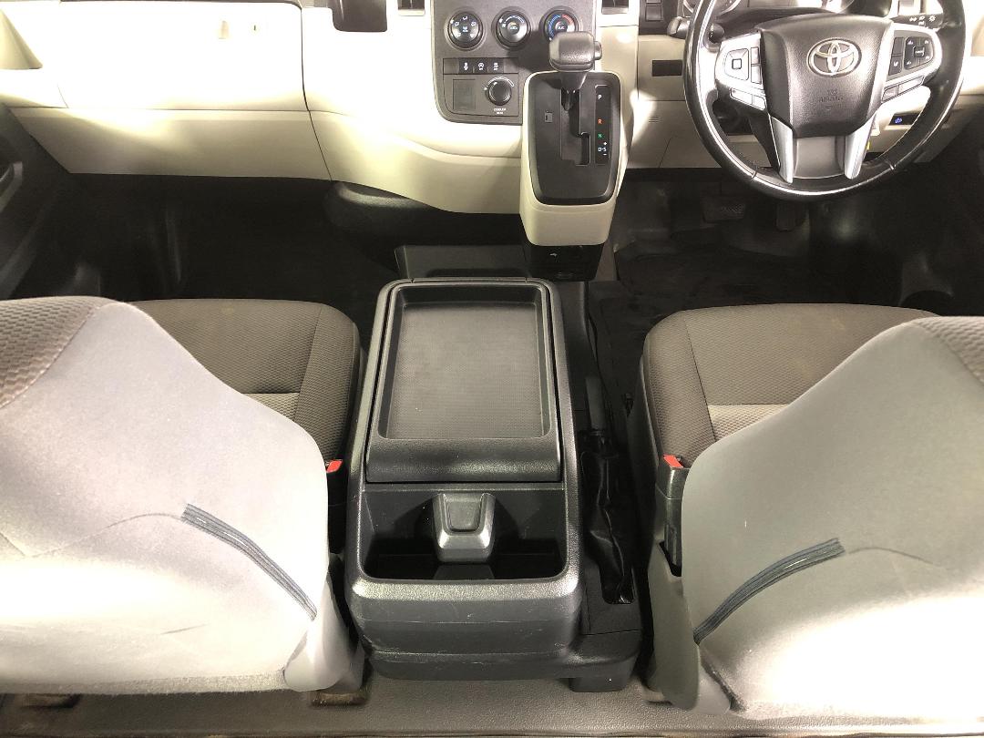 Photo '18' of Toyota Hiace