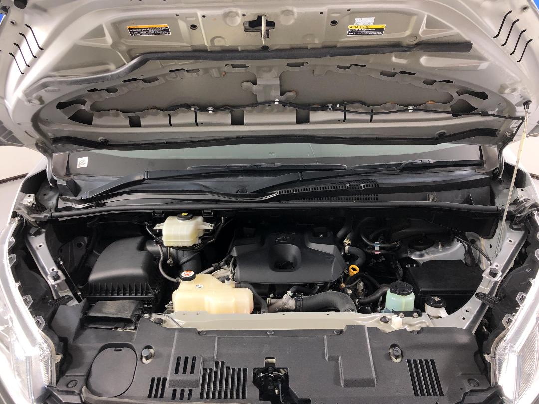 Photo '13' of Toyota Hiace