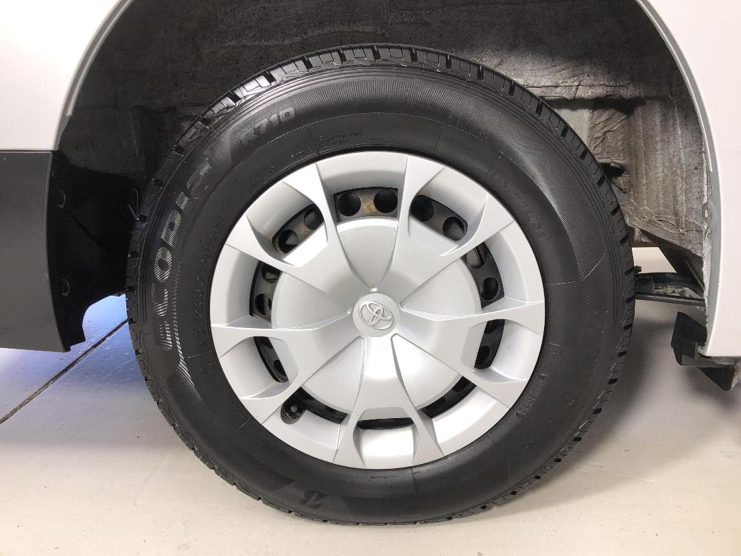 Photo '12' of Toyota Hiace