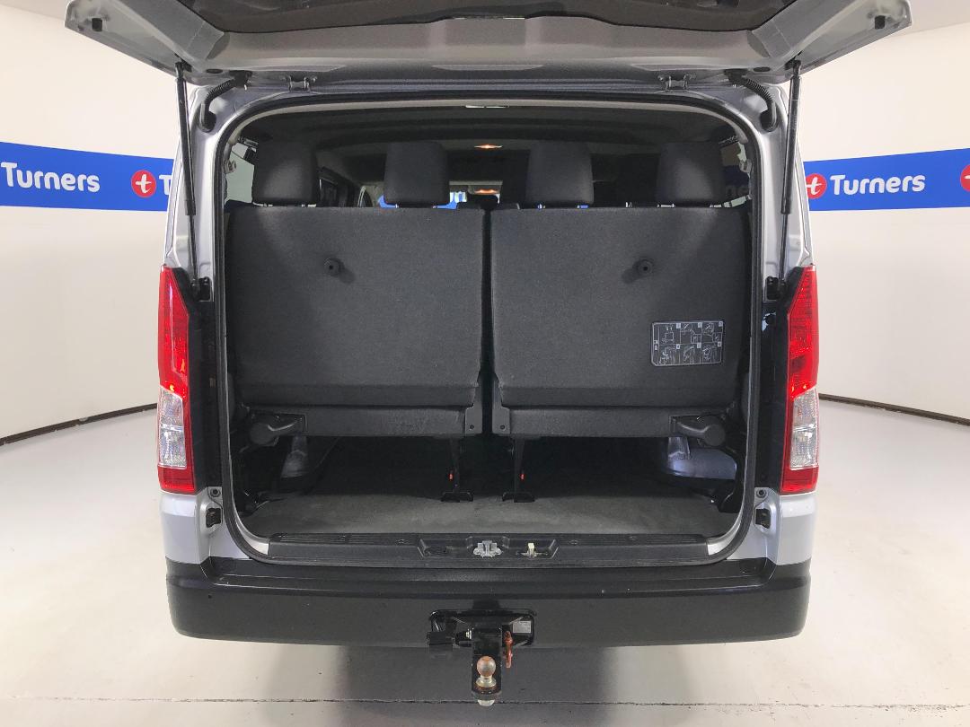 Photo '14' of Toyota Hiace