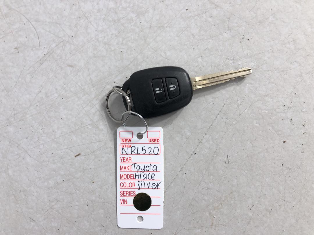 Photo '21' of Toyota Hiace