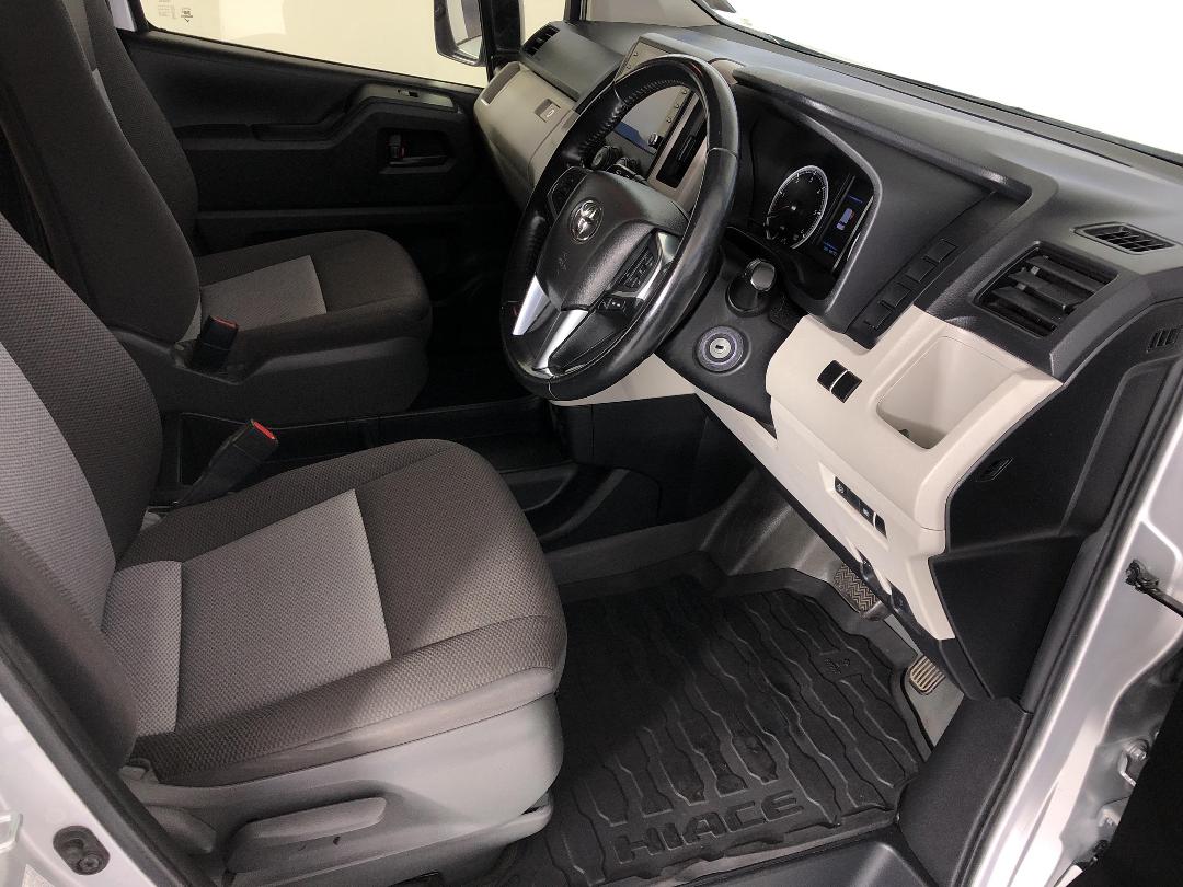 Photo '16' of Toyota Hiace