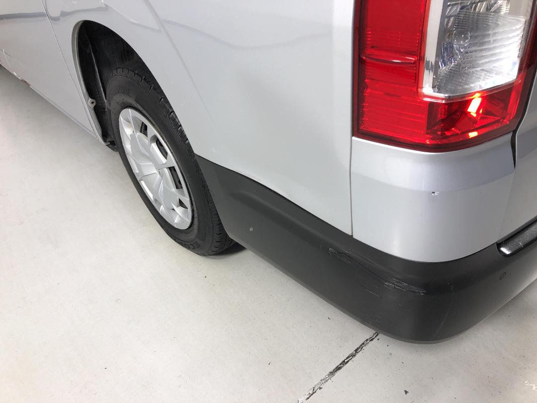 Photo '23' of Toyota Hiace