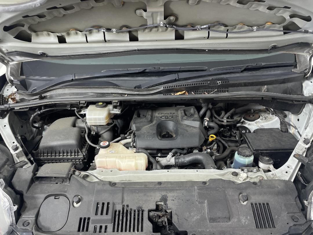 Photo '5' of Toyota Hiace ZR GVN