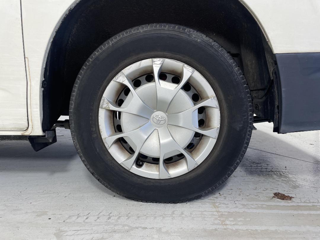 Photo '3' of Toyota Hiace ZR GVN