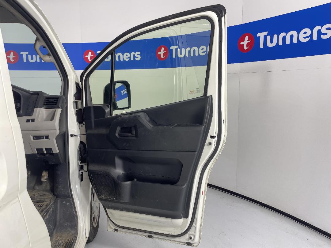 Photo '7' of Toyota Hiace ZR GVN