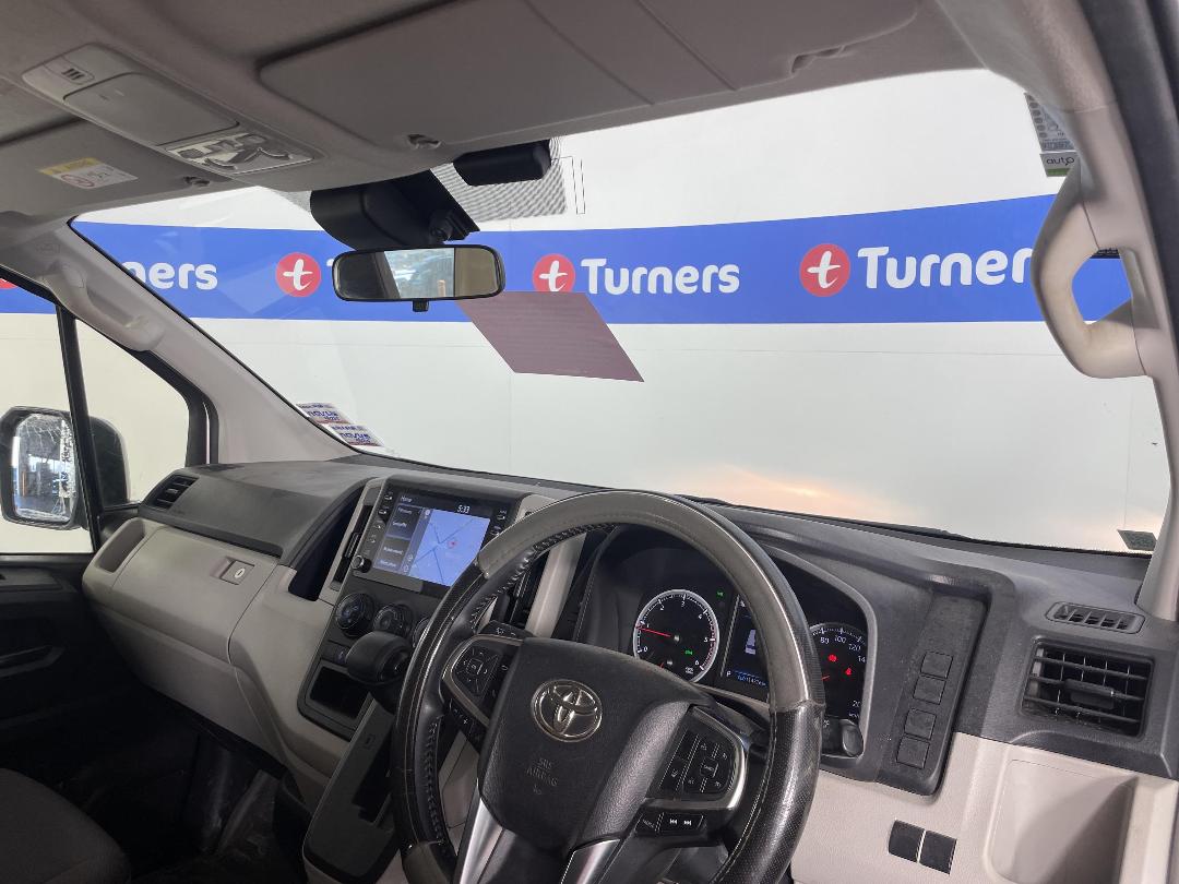 Photo '9' of Toyota Hiace ZR GVN