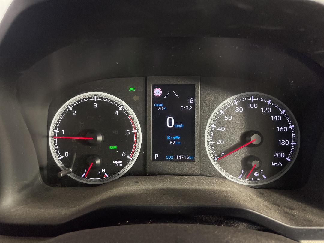 Photo '12' of Toyota Hiace ZR GVN