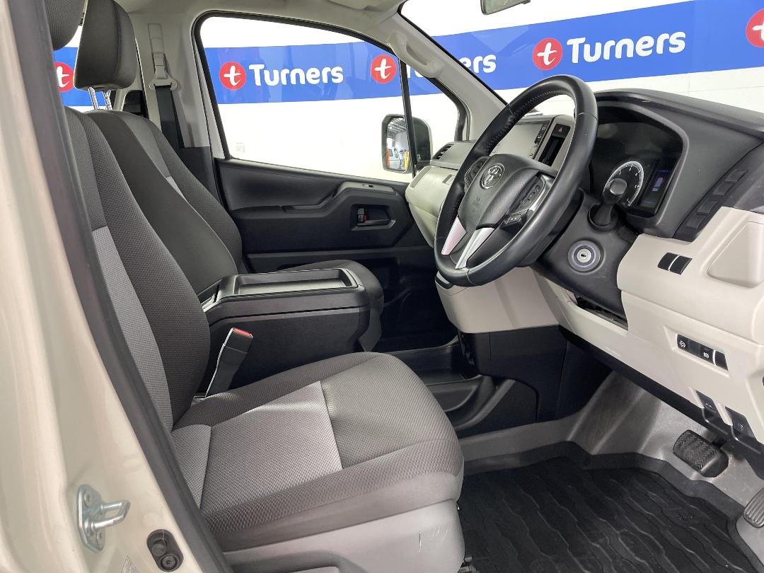 Photo '16' of Toyota Hiace Photo '16' of Toyota Hiace