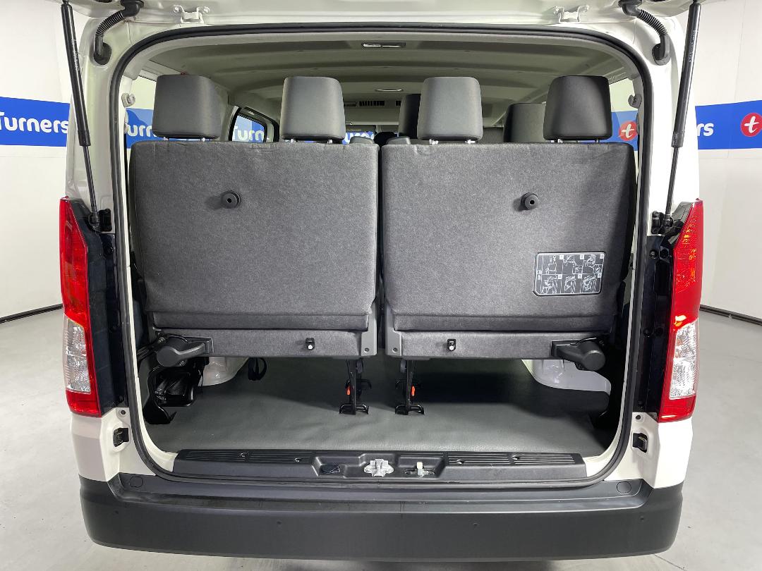 Photo '14' of Toyota Hiace Photo '14' of Toyota Hiace