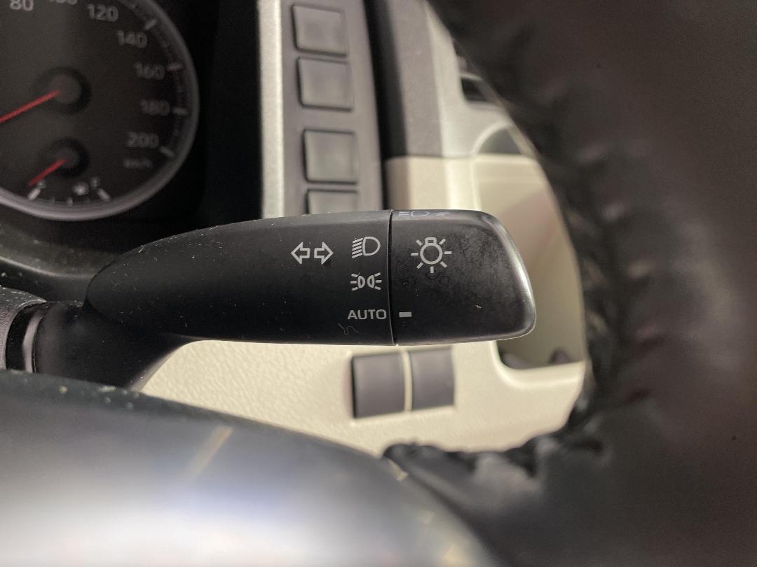 Photo '26' of Toyota Hiace Photo '26' of Toyota Hiace