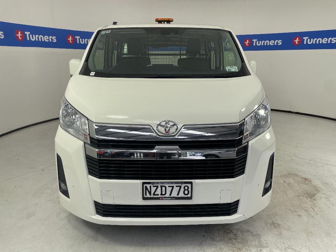 Photo '2' of Toyota Hiace