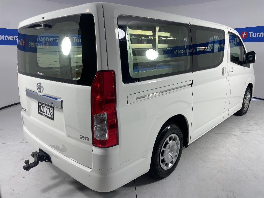 Photo '7' of Toyota Hiace
