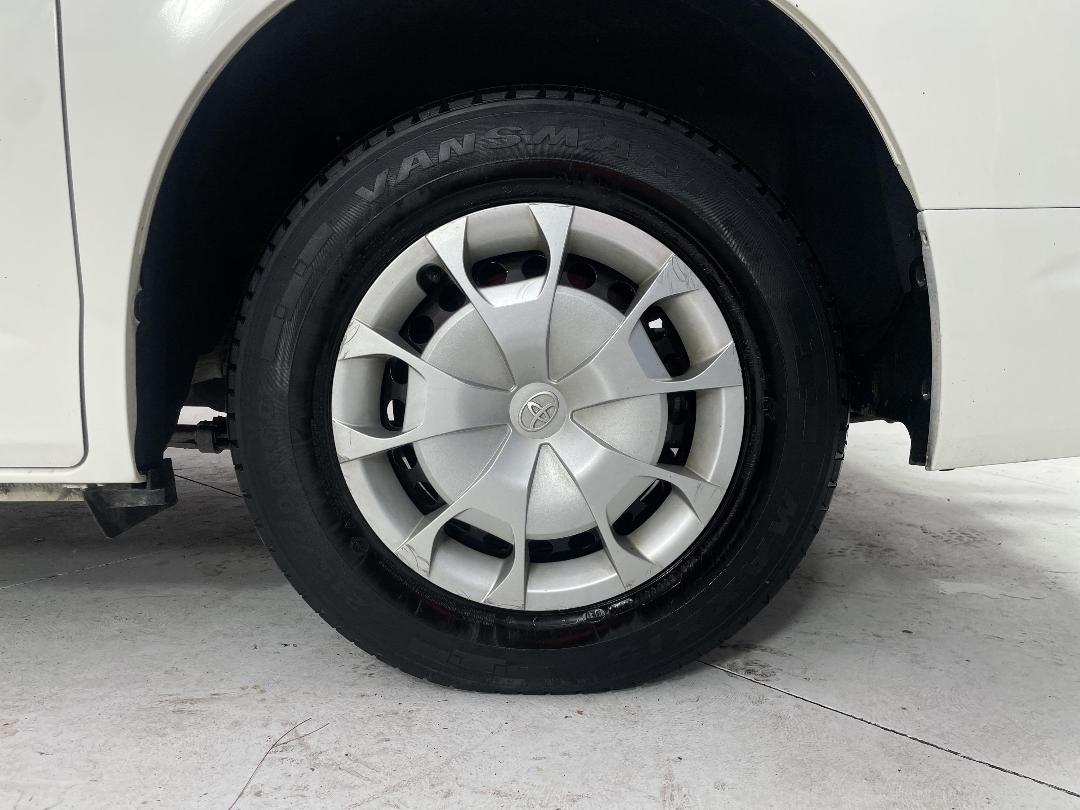 Photo '11' of Toyota Hiace