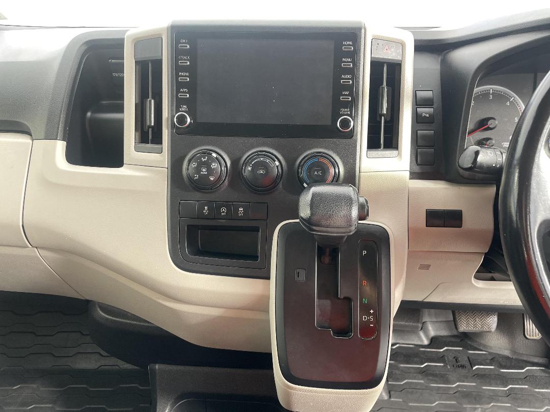 Photo '18' of Toyota Hiace