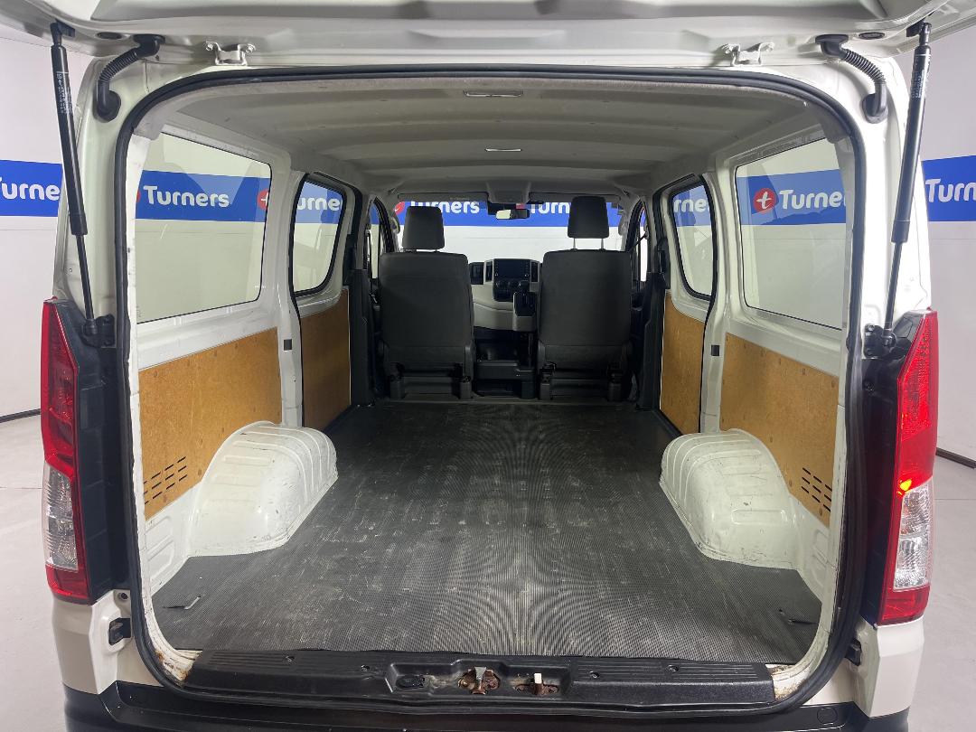 Photo '14' of Toyota Hiace Photo '14' of Toyota Hiace