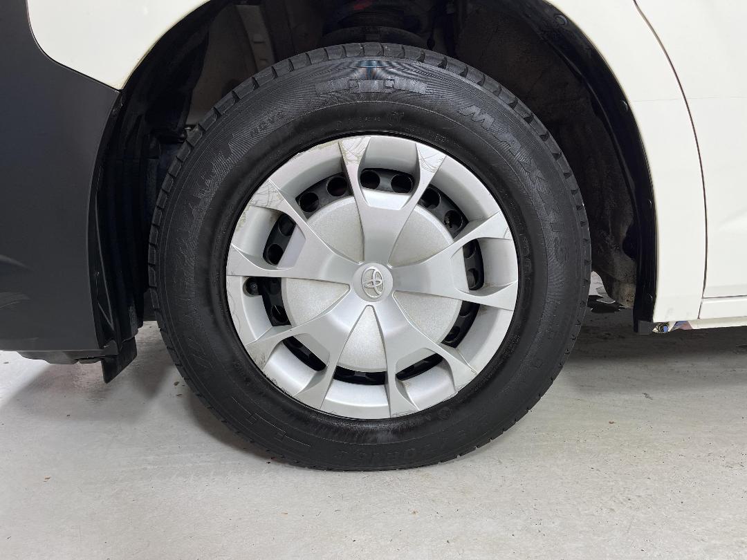 Photo '10' of Toyota Hiace