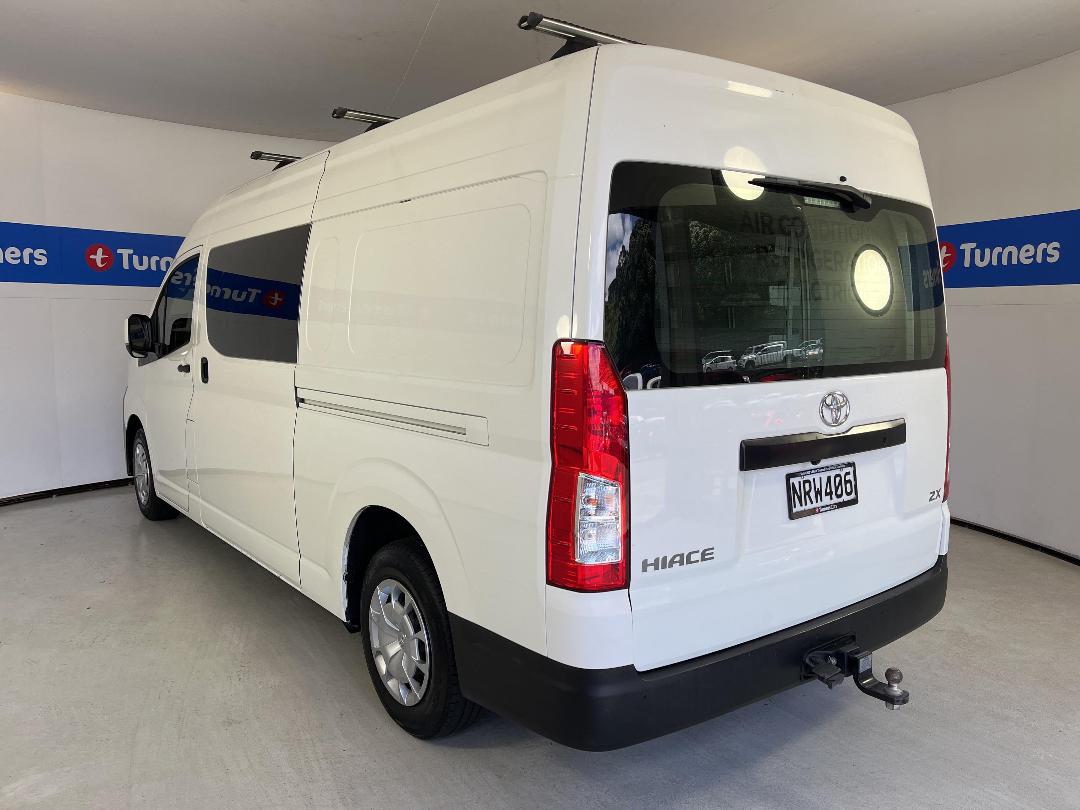 Photo '5' of Toyota Hiace