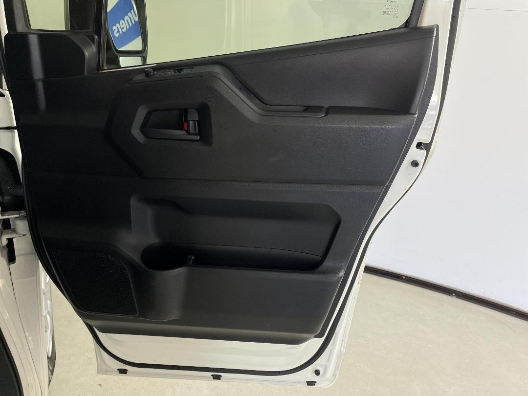 Photo '15' of Toyota Hiace