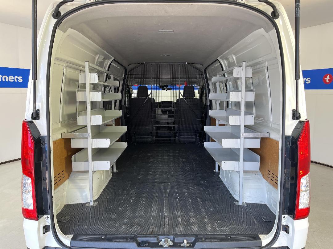 Photo '14' of Toyota Hiace