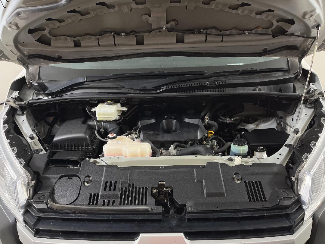 Photo '13' of Toyota Hiace Photo '13' of Toyota Hiace