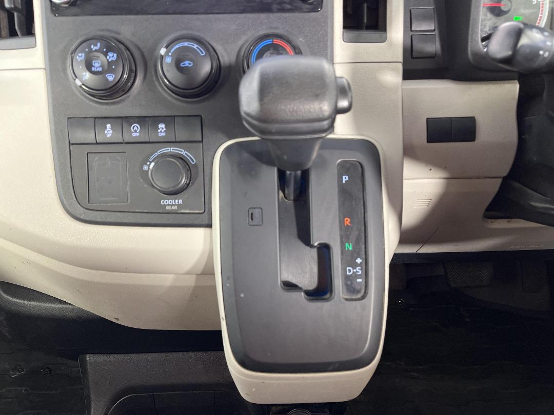 Photo '18' of Toyota Hiace Photo '18' of Toyota Hiace